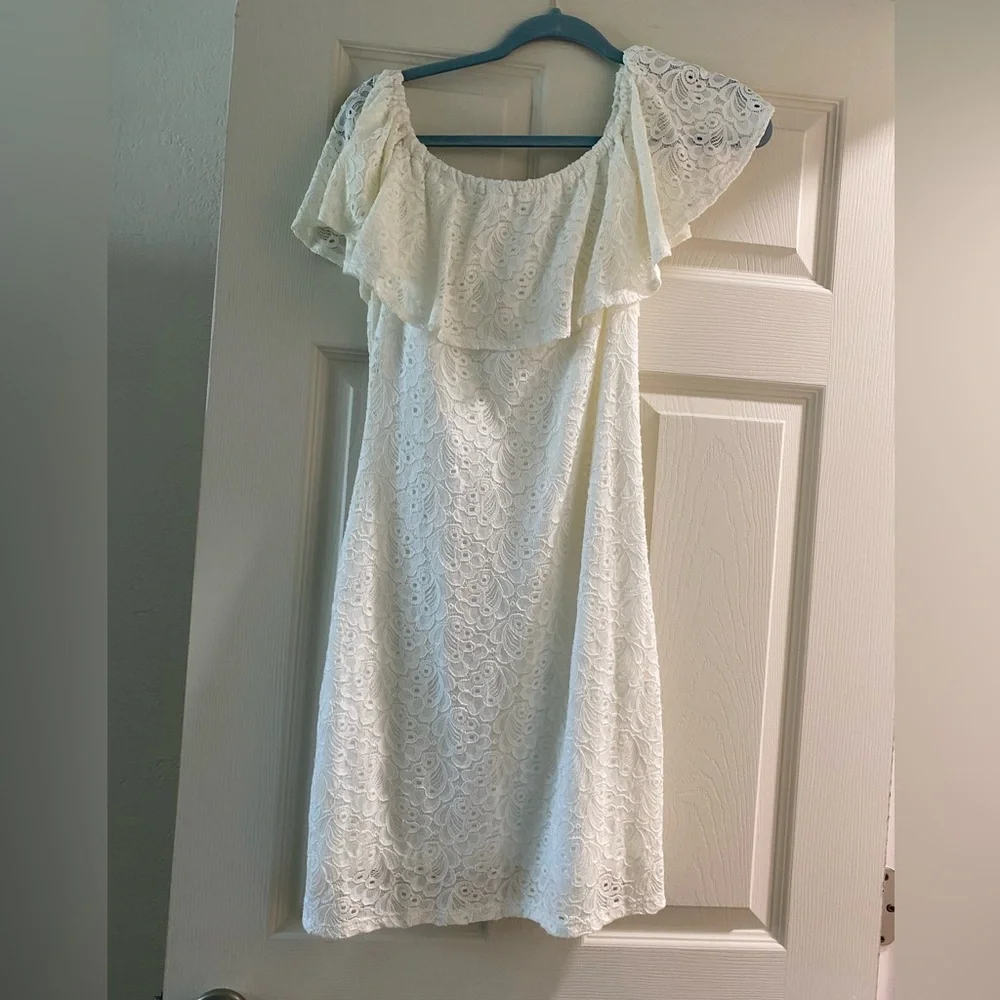 WHITE DRESS - Picture 3 of 3